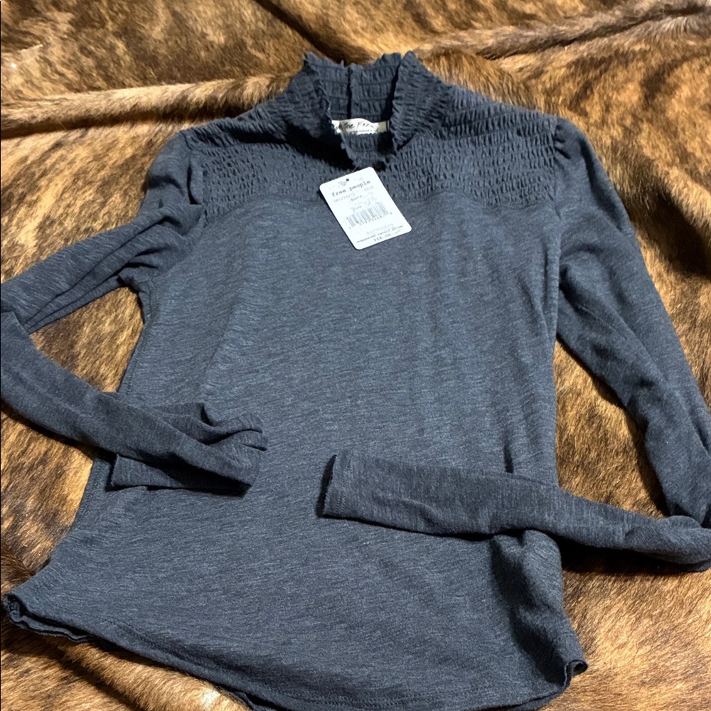 Free People stretchy blouse in small
